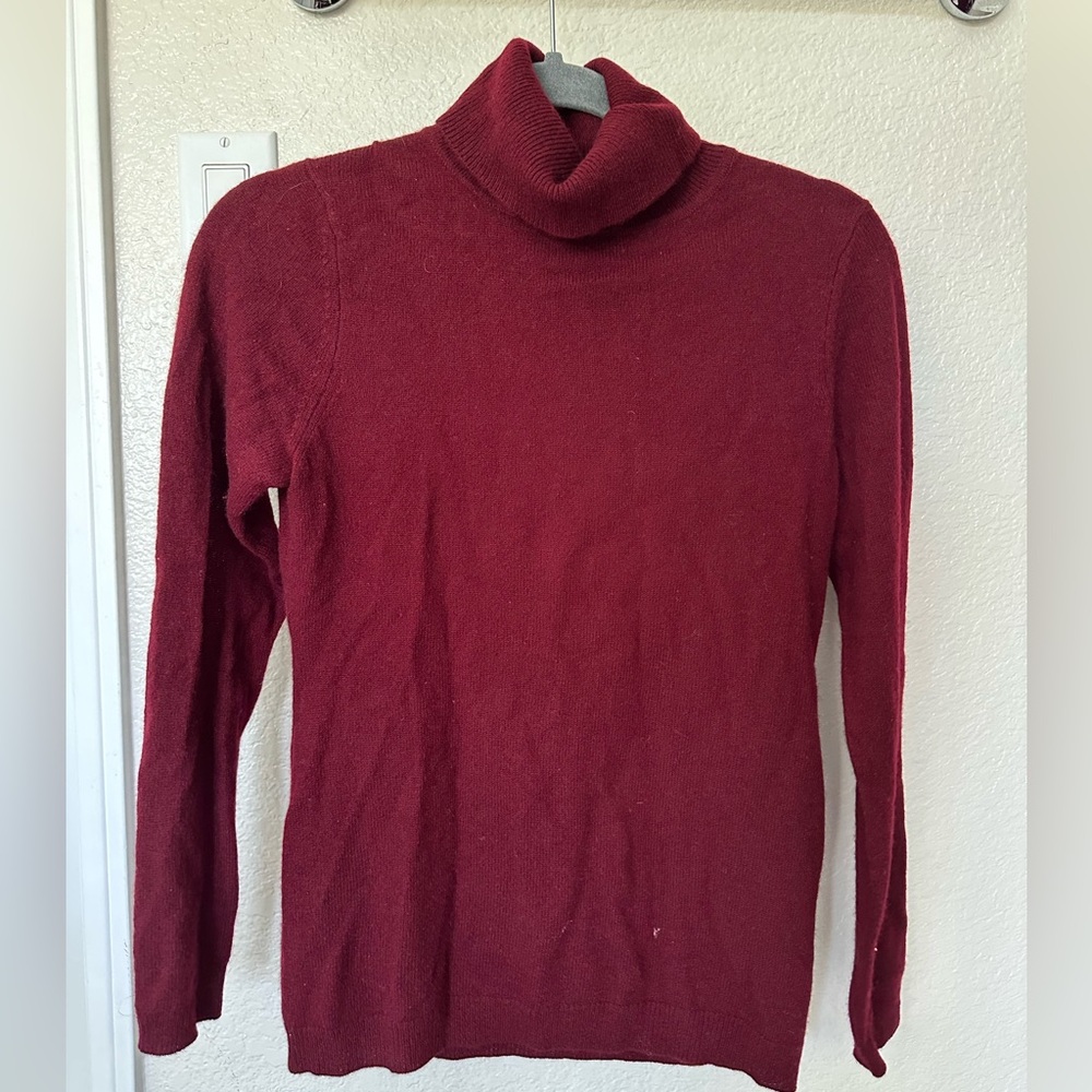 Charter Club Luxury 100% Cashmere Turtleneck Sweater | Small | Burgundy